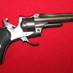Revolver type S & W calibre 22 short de fabrication Belge.