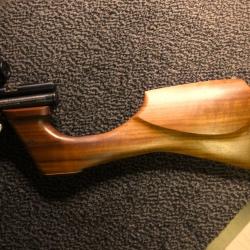 Crosse d'épaule pour votre pistolet CROSMAN en noyer d'Amérique - Droitière