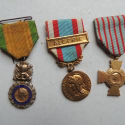 MEDAILLE COMMEMORATIVE CAMPAGNE ALGERIE + MEDAILLE MILITAIRE + CROIX DU COMBATTANT