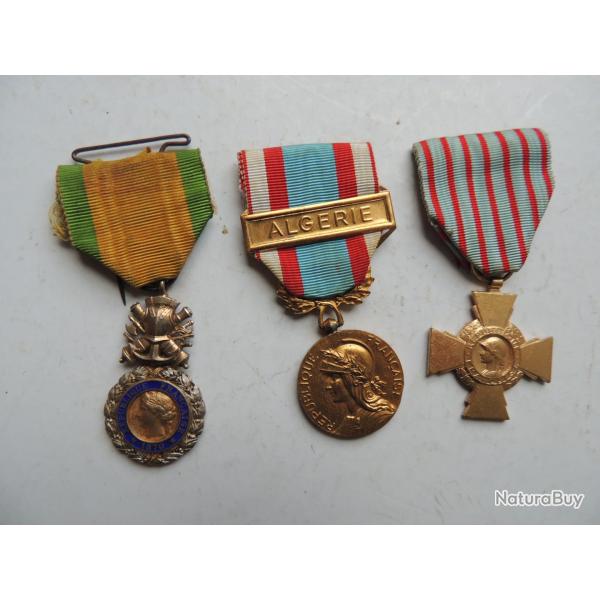 MEDAILLE COMMEMORATIVE CAMPAGNE ALGERIE + MEDAILLE MILITAIRE + CROIX DU COMBATTANT