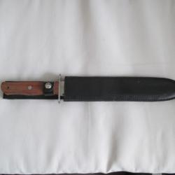 Dague double tranchant