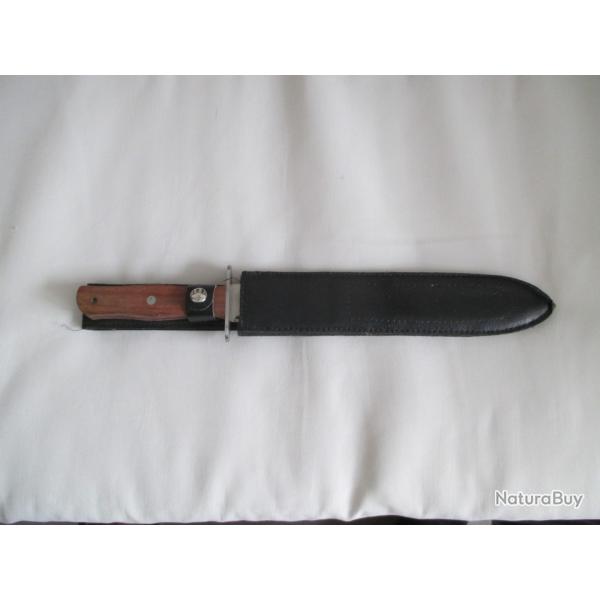 Dague double tranchant