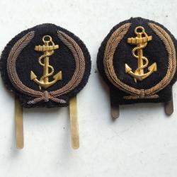 MARINE NATIONALE : 2 TRES ANCIENS INSIGNES CASQUETTE OFFICIER  MARINIER W.W.2