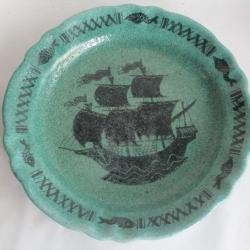 MENELIKA Plat c&eacute;ramique Bateau Suisse