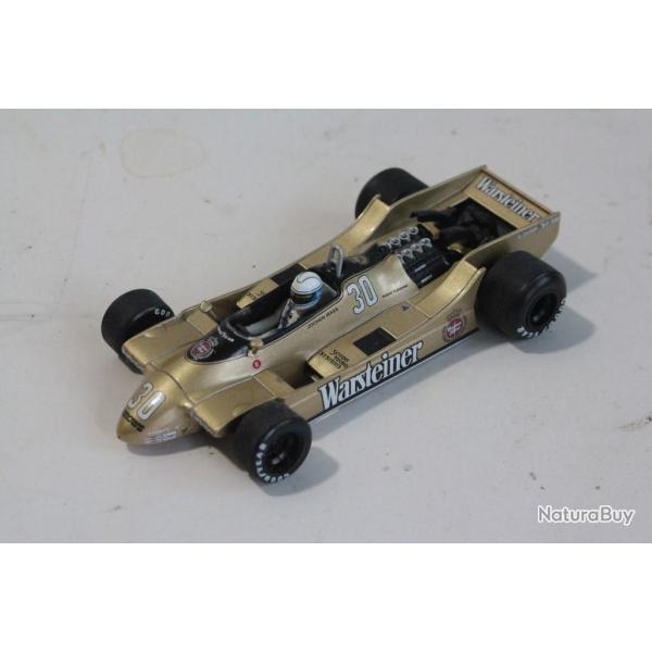MINICHAMPS Voiture miniature 1/43 McLaren Mercedes MP4-18 2003
