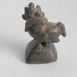 Ancien poids à opium Chinthe bronze Birmanie