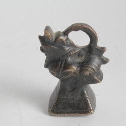 Ancien poids à opium Chinthe bronze Birmanie