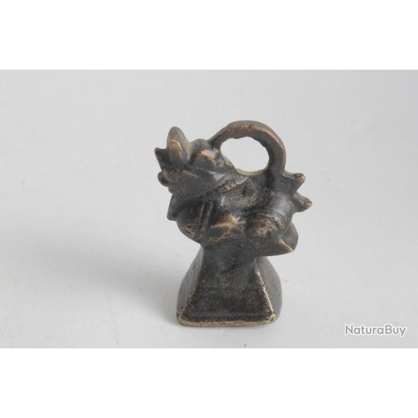 Ancien poids  opium Chinthe bronze Birmanie