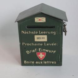 Ancienne tirelire métal boîte aux lettres publicitaire chocolat Amor
