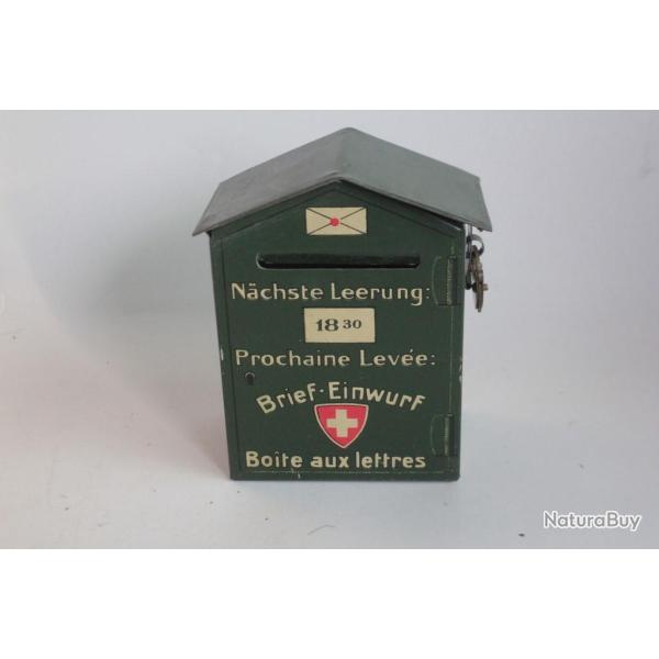 Ancienne tirelire mtal bote aux lettres publicitaire chocolat Amor