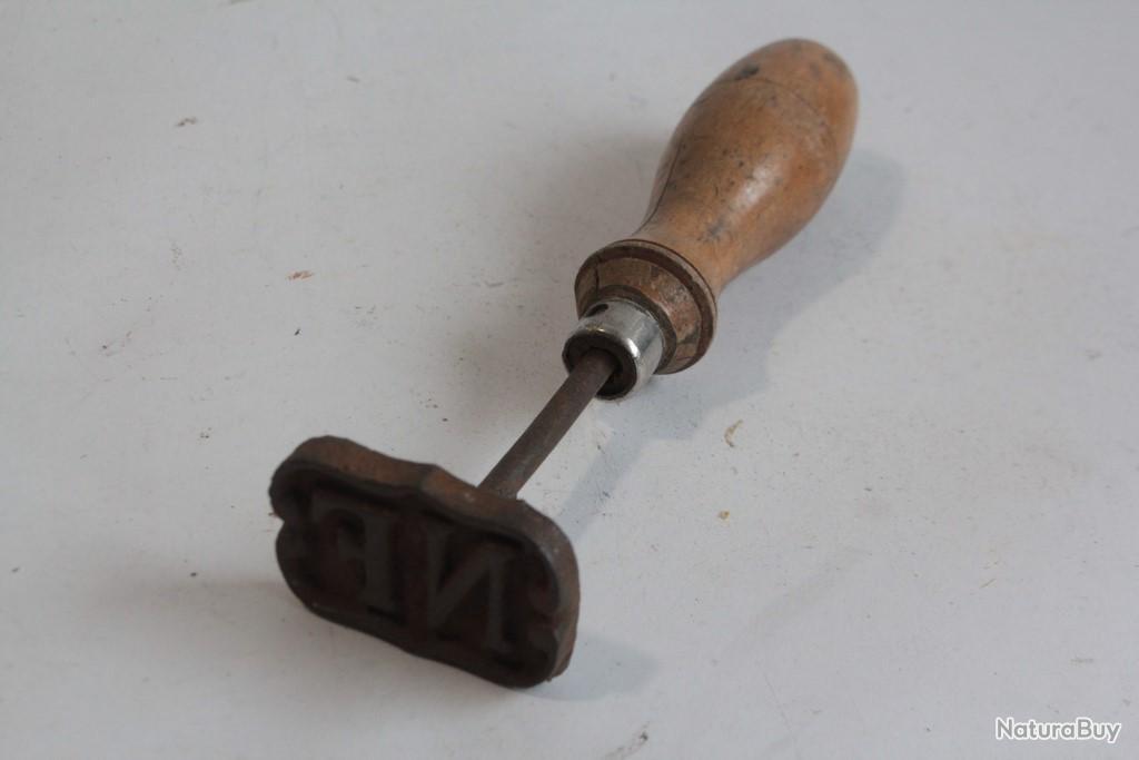 Ancien Fer à Marquer En Fonte – Manche Bois – Lettres Initiales JP – Outil Vintage