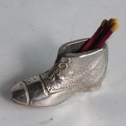 Pyrogène porte allumettes Chaussure