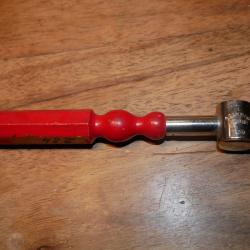 Dosette &agrave; poudre &agrave; manche rouge