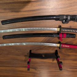 Lot de 2 katanas Ten Ryu - Tr&egrave;s bon &eacute;tat / &eacute;tat neuf - 130 cm + support