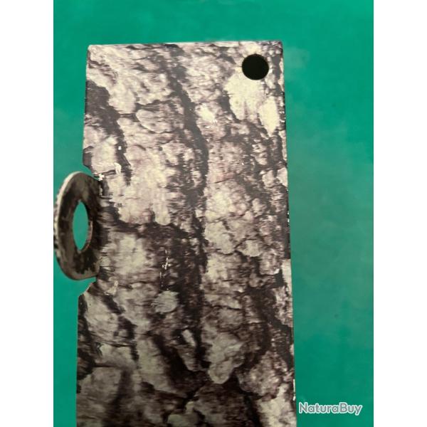 Boitier de s�curit� en m�tal pour pi�ge photo + c�ble antivol Python