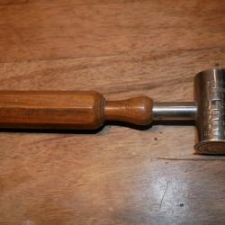 Dosette &agrave; poudre "Manufrance" &agrave; manche &agrave; pans