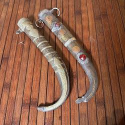 LOT DE DEUX  FOURREAU DE KOUMIA