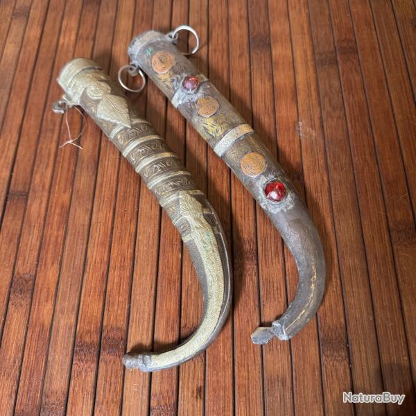 LOT DE DEUX  FOURREAU DE KOUMIA