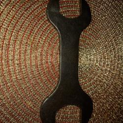 Clef plate pour trousse de mitrailleur MG 42 .