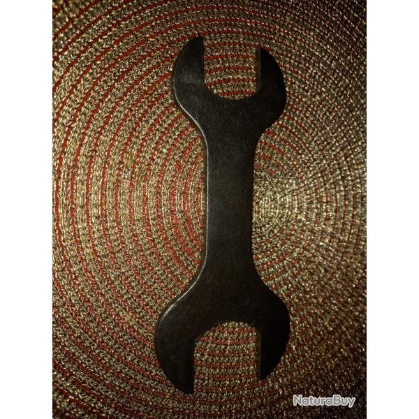 Clef plate pour trousse de mitrailleur MG 42 .