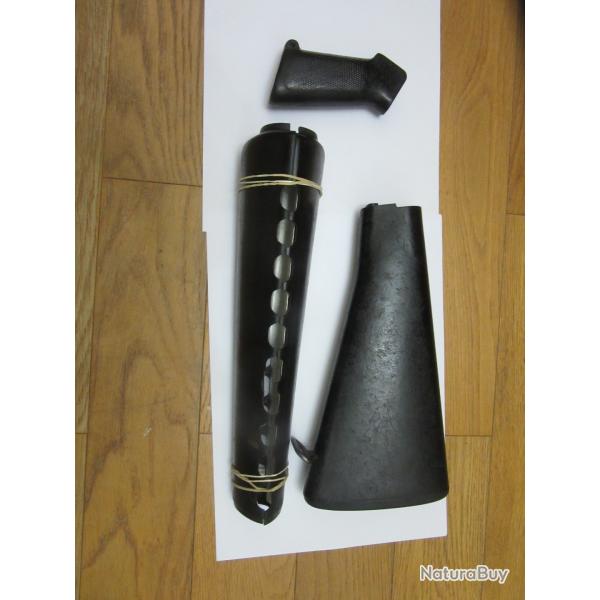 Crosse + Garde main + poigne M16 A1 priode Vietnam