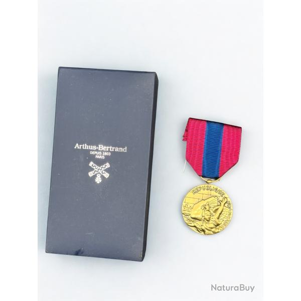 (18.002) M�daille de la D�fense Nationale - Bronze - Arthus-Bertrand