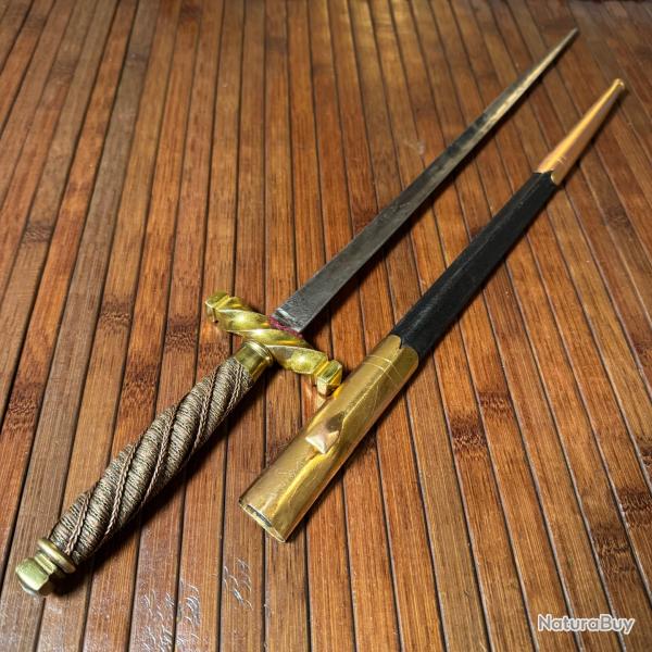 BELLE GRANDE DAGUE TYPE MAIN GAUCHE SUR LAME GRAV�E D'�P�E DU XVlll �ME SI�CLE