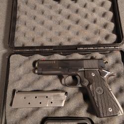 Pistolet Colt Compact Custom 45 ACP