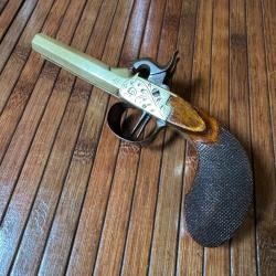 BEAU ET RARE PISTOLET DE MARINE À PERCUSSION 2 COUPS BLOQUE CANON JUXTAPOSÉS EN BRONZE AVEC GRAVURES