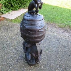 Grande sculpture formant coffre a offrandes provenance Gnoundiou Baoul&eacute; - C&ocirc;te d'Ivoire (Vers 1950)