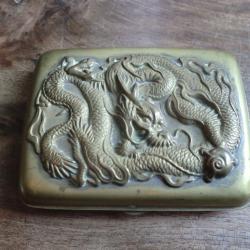 &eacute;tui a cigarette indochine