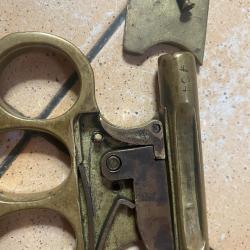 Pistolet coup de poing le poilu 14/18