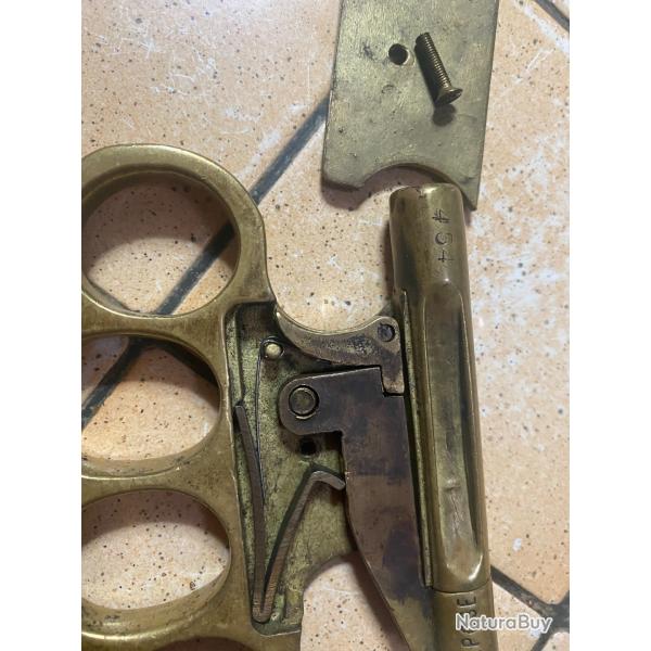 Pistolet coup de poing le poilu 14/18