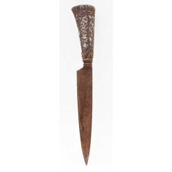 BEAU ET RARE COUTEAU DAGUE STYLET ITALIE XVI&egrave; SERAPHIN EN FER ARGENT ET OR Italie XVI&egrave;