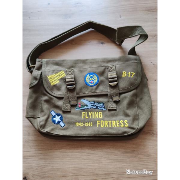 MUSETTE VINTAGE "FLYING FORTRESS"