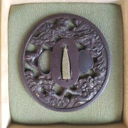 Tsuba Dragon en fer incrusté d'or - Japon période Edo