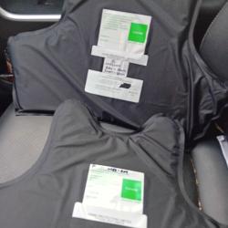 Enchère lot de 2 plaques balistiques 3a contre les armes de poings et les lames  44X36