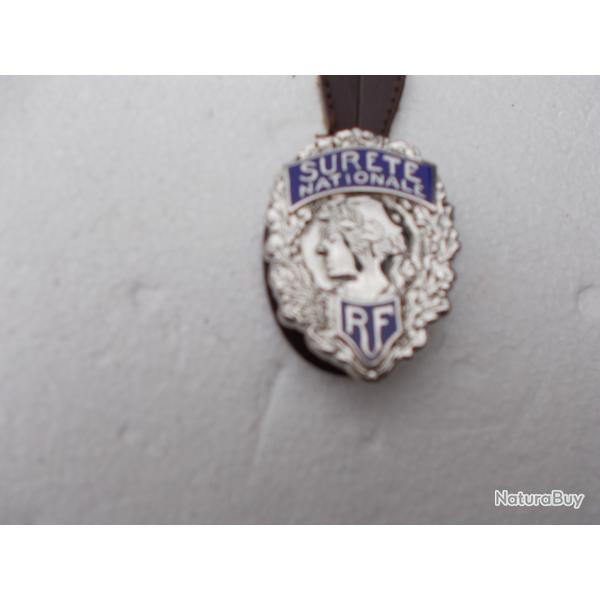 insigne suret� nationale sur cuir, num�rot� ,�tat neuf