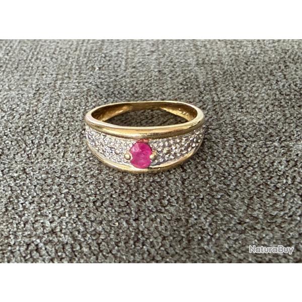Bague en or jaune 18 carats -Rubis et diamants