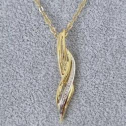 Collier en or massif 18 carats avec son pendentif (anneau invisible) - femme