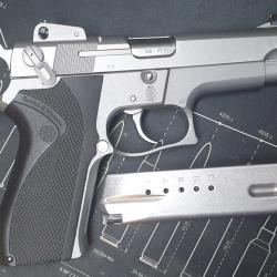 Pistolet Smith & Wesson 5906 9x19