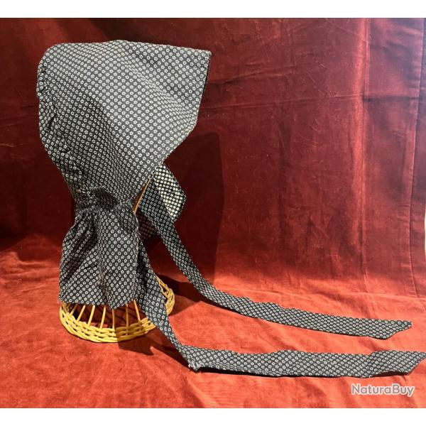 Coiffe de pionni�re genre petite maison dans la prairie reconstitution cowboy