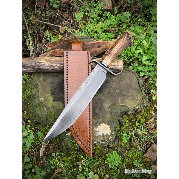 gigantesque couteau bowie d'artisan / bois de cerf / acier carbone D2 / campement bushcraft, bivouac