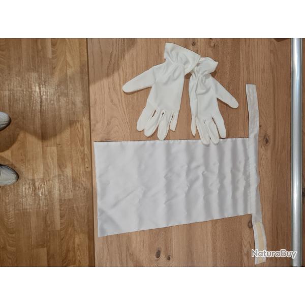 Gant blanc et plastron de c�r�monie Arme du Train.