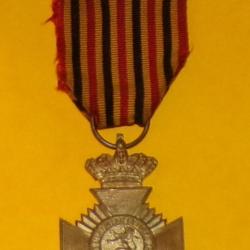 MEDAILLE : BELGIQUE ORDRE DE LEOPOLD II BRAVOURE MILITAIRE  ,BON ETAT VOIR PHOTOS . POUR TOUT RENSEI