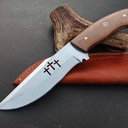 Très beau couteau de poche fait à main lame acier D2 manche en bois de olive