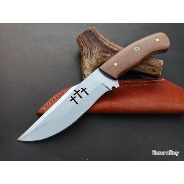 Trs beau couteau de poche fait  main lame acier D2 manche en bois de olive