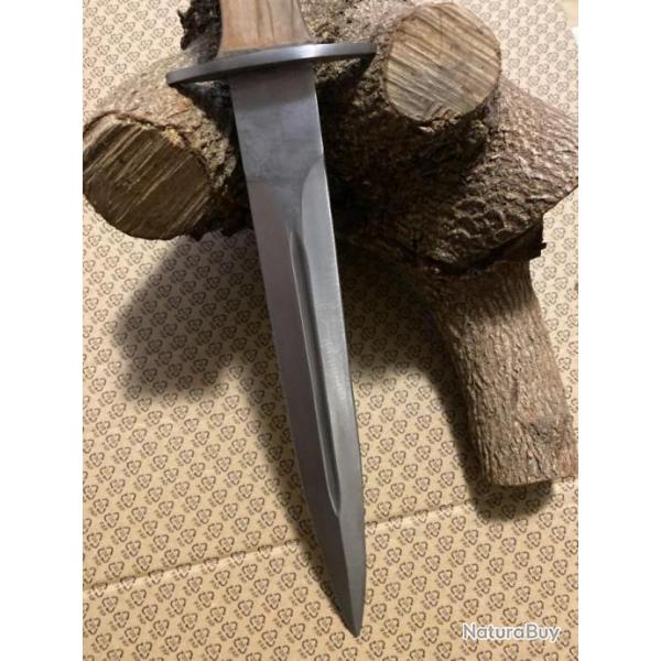 DAGUE GOUTTE DE SANG  MANCHE BOIS  DE TECK   2024  9