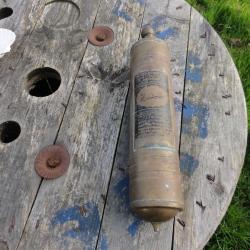 extincteur pyr&egrave;ne militaire