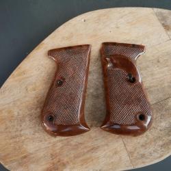 Paire de plaquettes  de Walther PP SPORT en 22 Lr